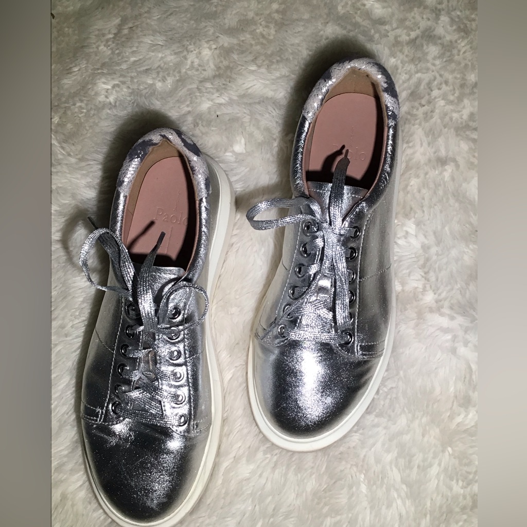 Paola Silver Metallic Lace Up Sneakers Size 10